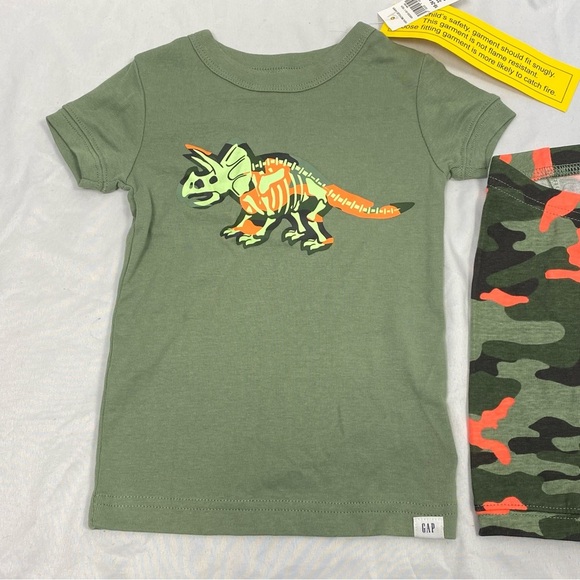 GAP Baby Boy 2 Piece Glow In The Dark Pajama Camouflage Set 18-24 Months NWT - Picture 2 of 15